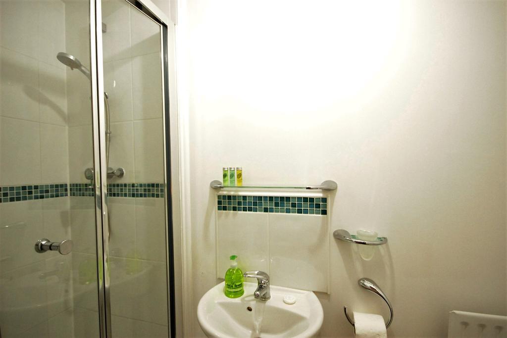 Kings Court Apartment كينغستون أبون هول المظهر الخارجي الصورة